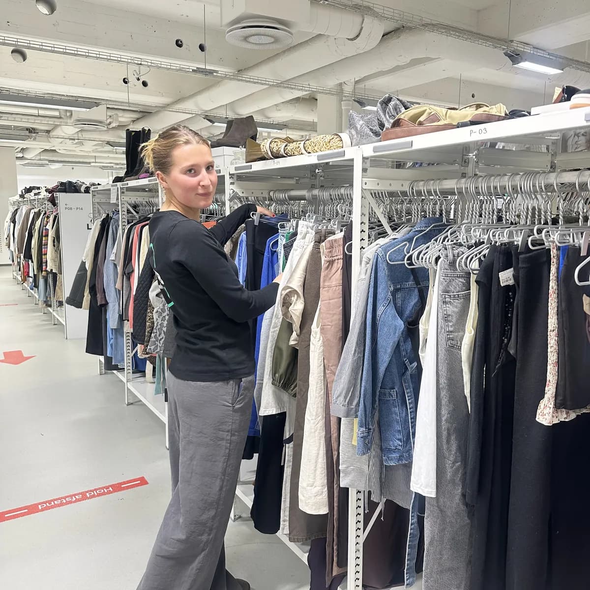 Secondhand tøj og stande i Lidkøb Østerbro