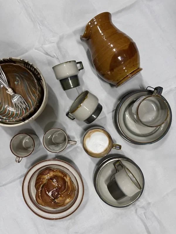 Keramik kopper og kander hos Lidkøb secondhand